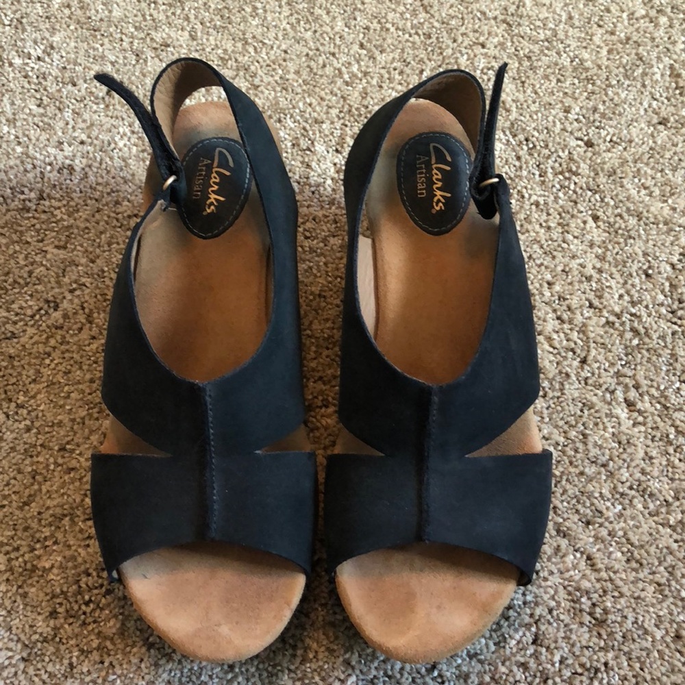 Clarks platform wedges black sandals 9.5W. Excellent Condition